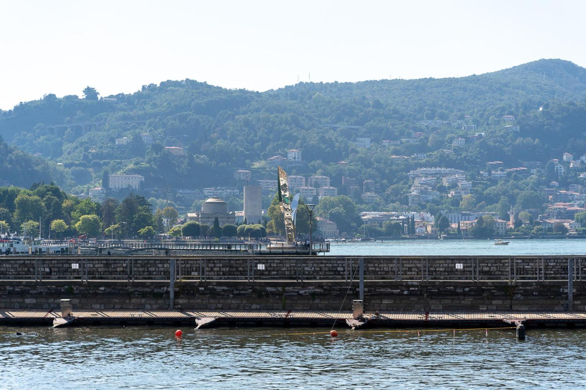 Appartamento Esclusivo Fronte Lago, In Centro A Como Con Garage Eksteriør billede